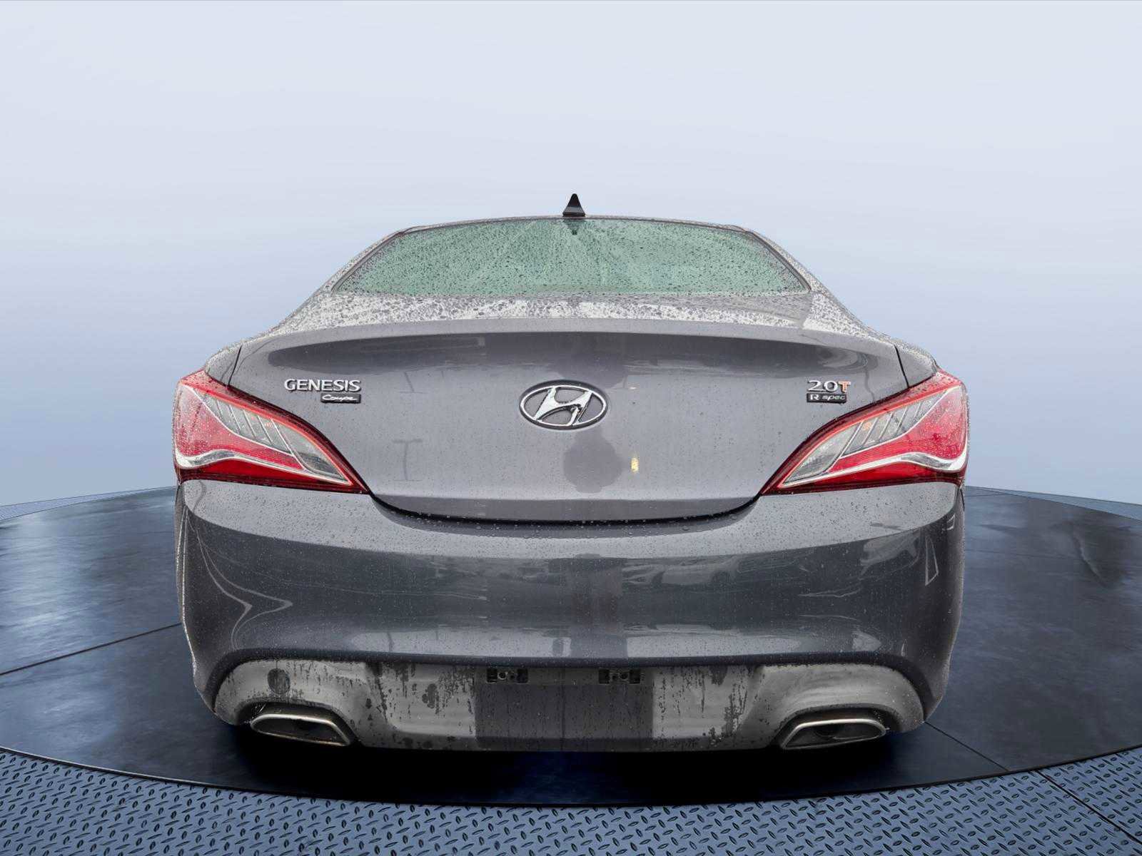 Used 2014 Hyundai Genesis 2.0T RWD image 4