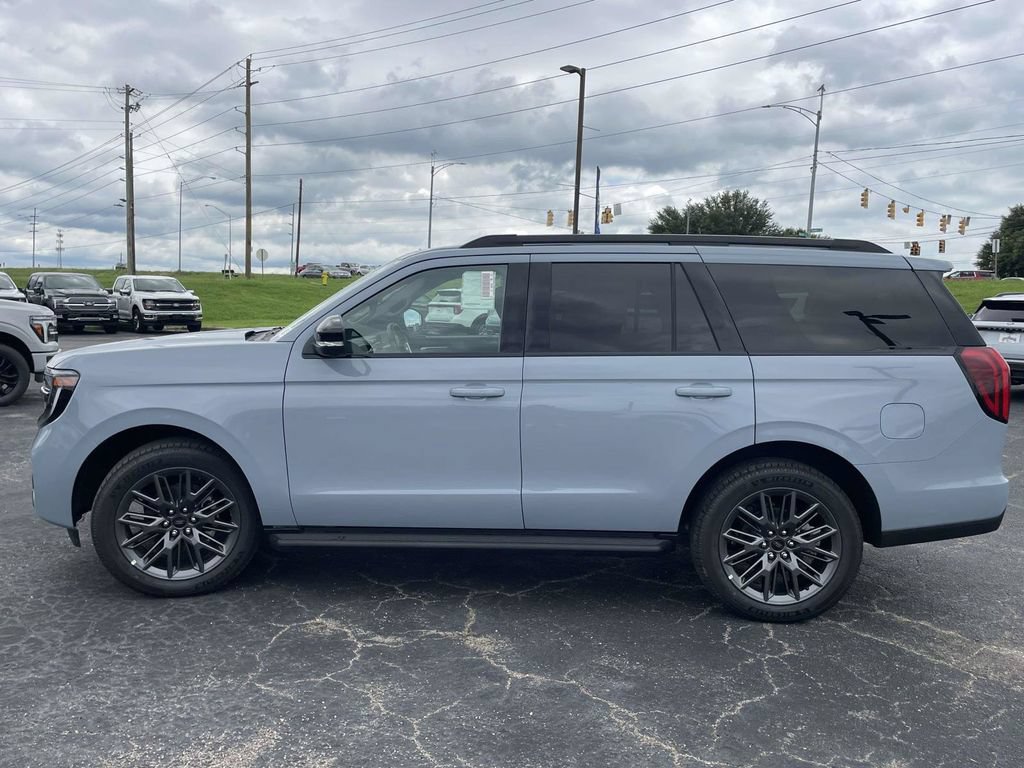 New 2026 Ford Expedition Platinum w/ Stealth Appearance Package AWD/4WD image 6
