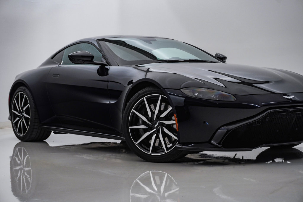 Used 2019 Aston Martin V8 Vantage Coupe RWD image 2