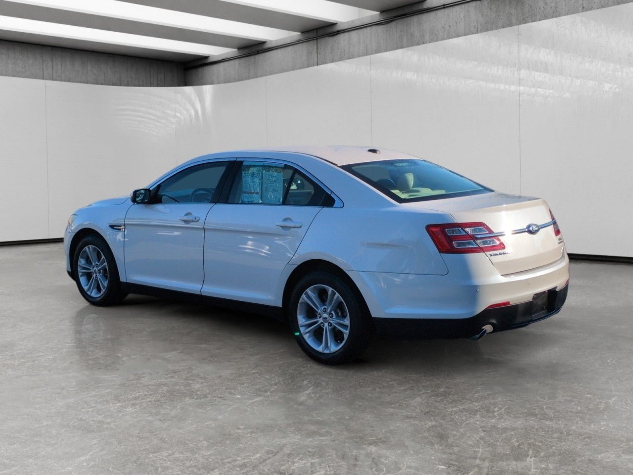Used 2019 Ford Taurus SEL w/ Equipment Group 201A FWD image 5