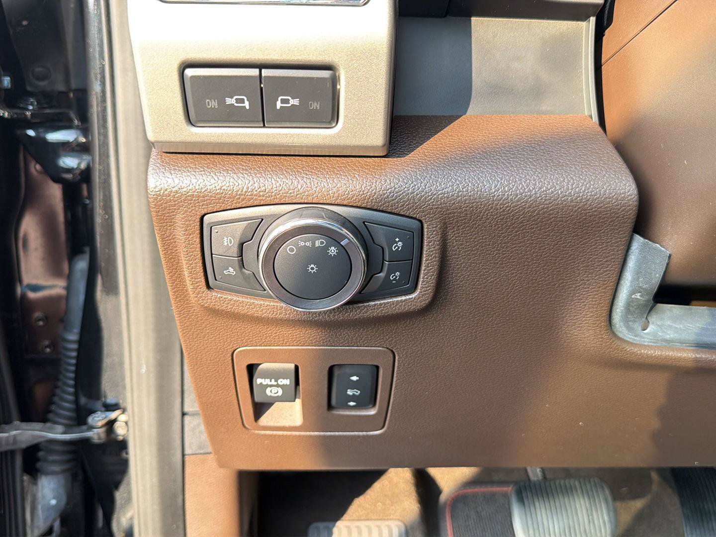 Used 2019 Ford F150 King Ranch w/ Equipment Group 601A Luxury AWD/4WD image 20