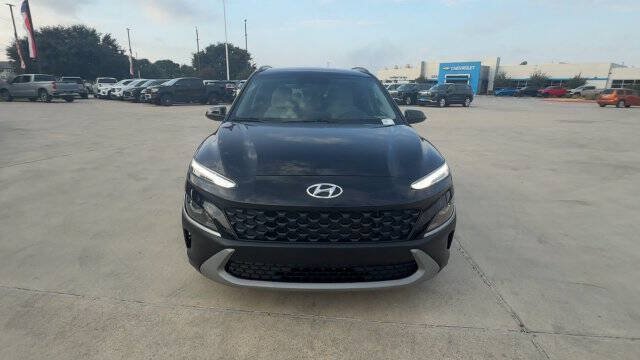 Used 2023 Hyundai Kona SEL AWD/4WD image 3