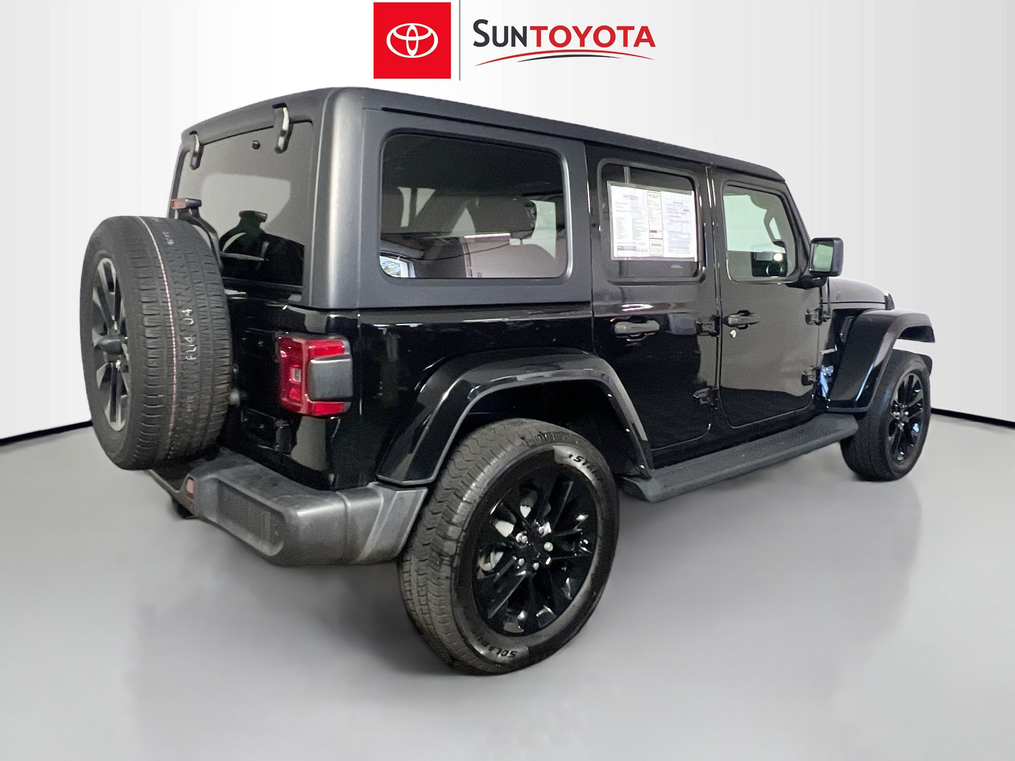 Used 2022 Jeep Wrangler Unlimited Sahara w/ Safety Group AWD/4WD image 4