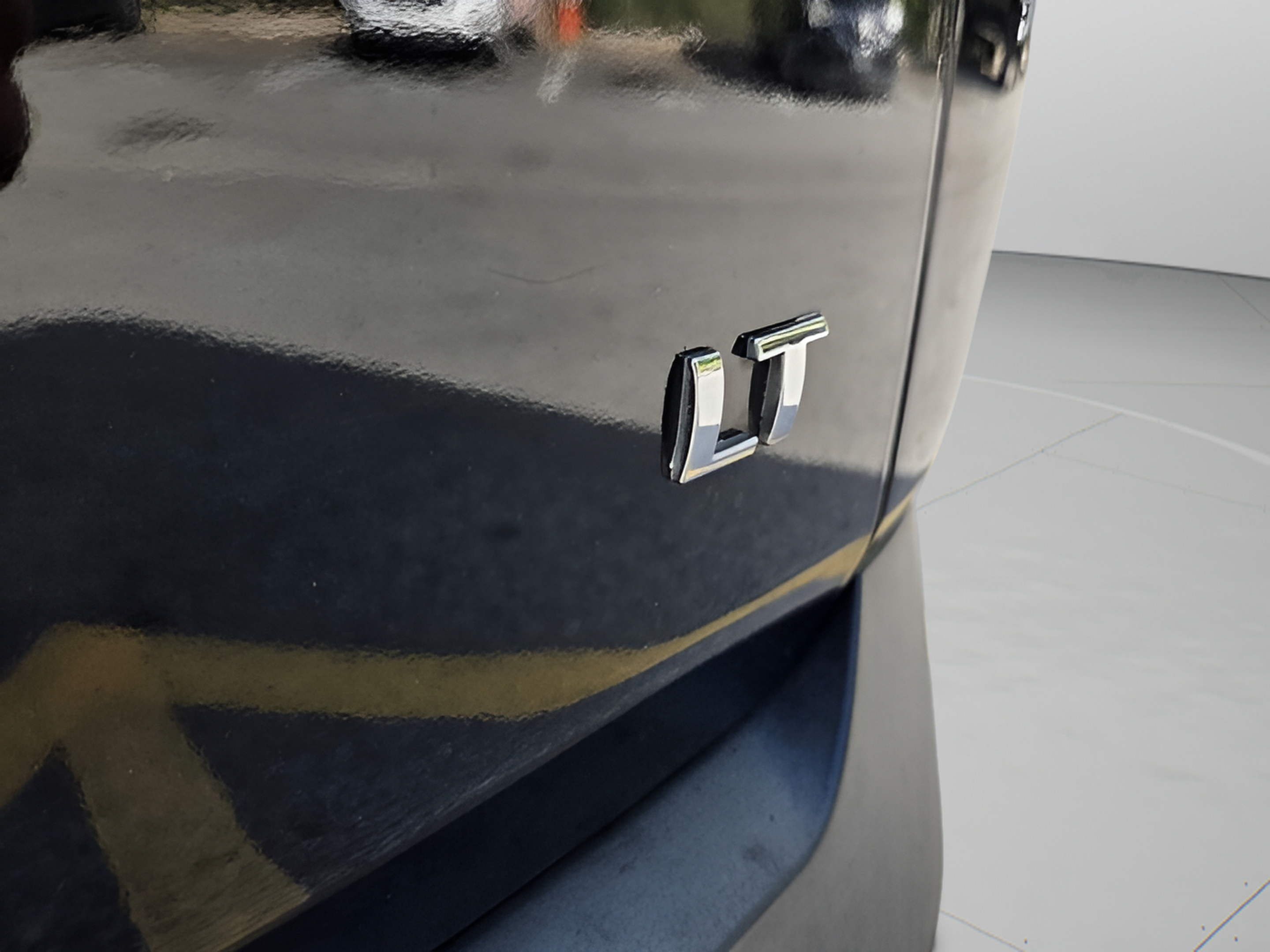 Used 2018 Chevrolet Traverse LT FWD image 30