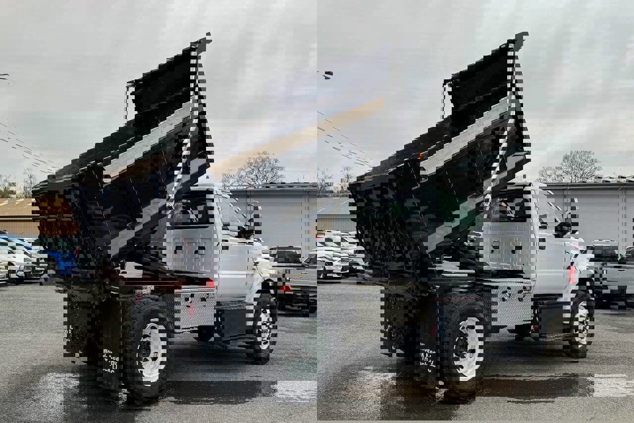 Used 2023 Ford F650 2WD Regular Cab Super Duty image 3