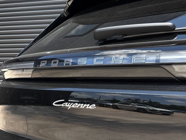 New 2026 Porsche Cayenne Electric AWD/4WD image 32