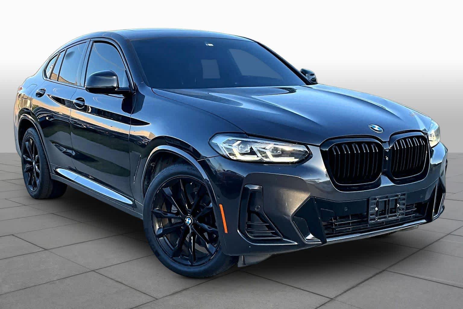 Used 2022 BMW X4 xDrive30i w/ Parking Assistance Package AWD/4WD image 3