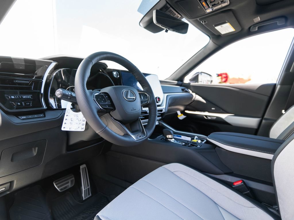 New 2026 Lexus TX 500h AWD image 4