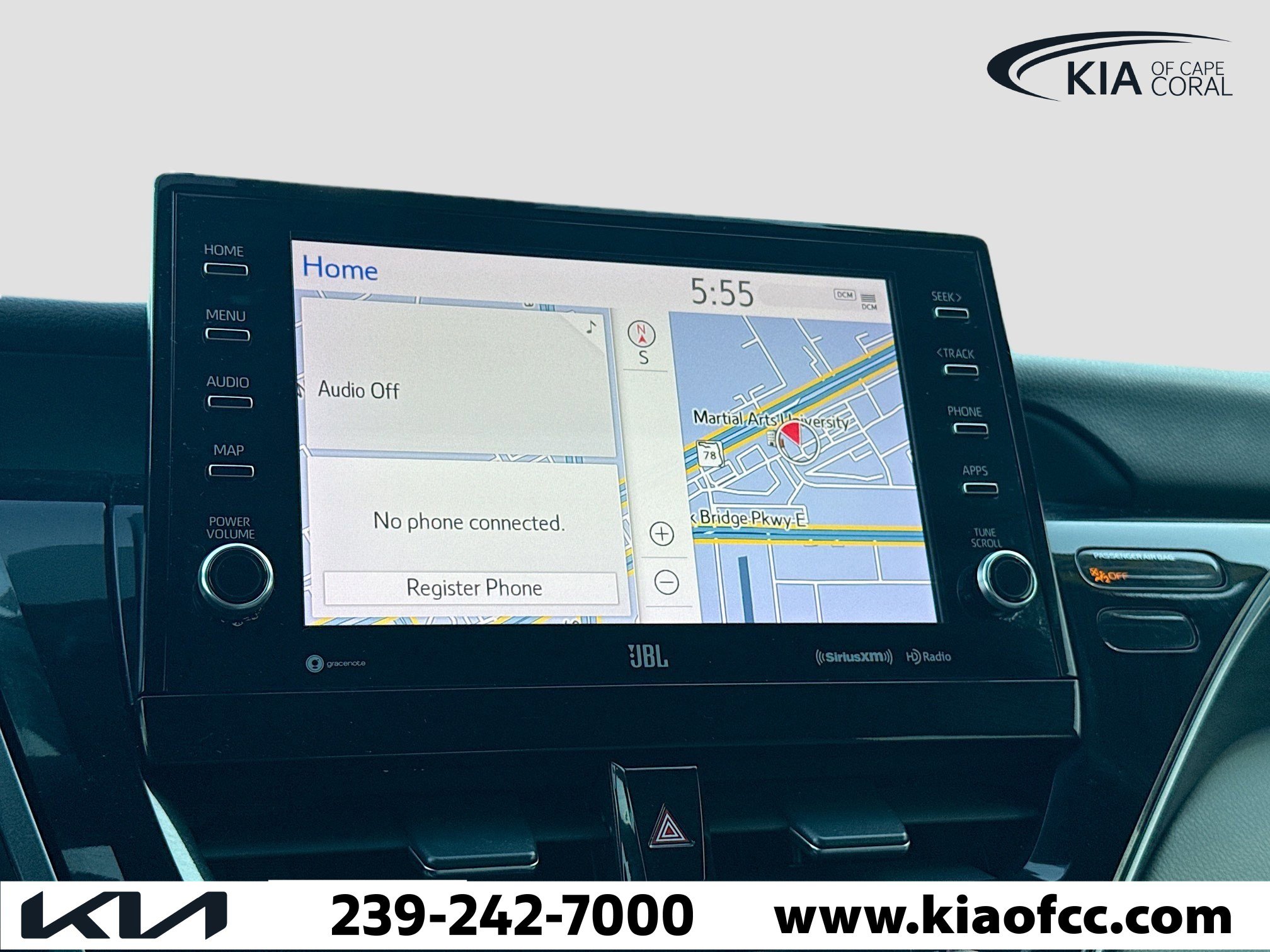 Used 2023 Toyota Camry XLE w/ Navigation Package FWD image 29