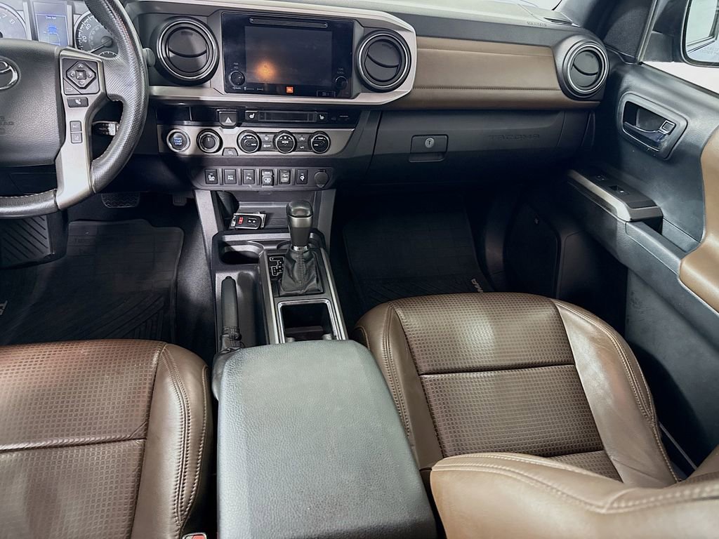 Used 2018 Toyota Tacoma Limited image 25