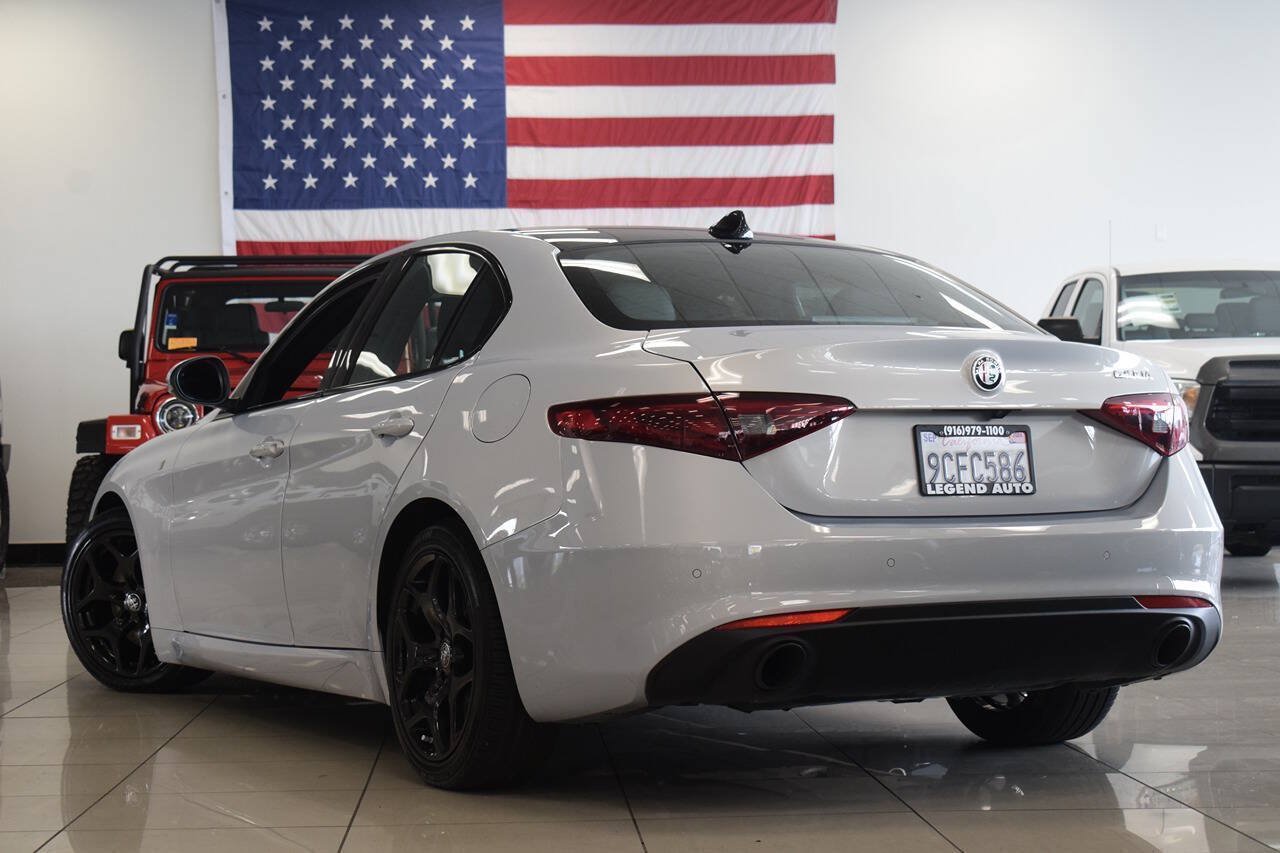 Used 2022 Alfa Romeo Giulia Ti RWD image 5