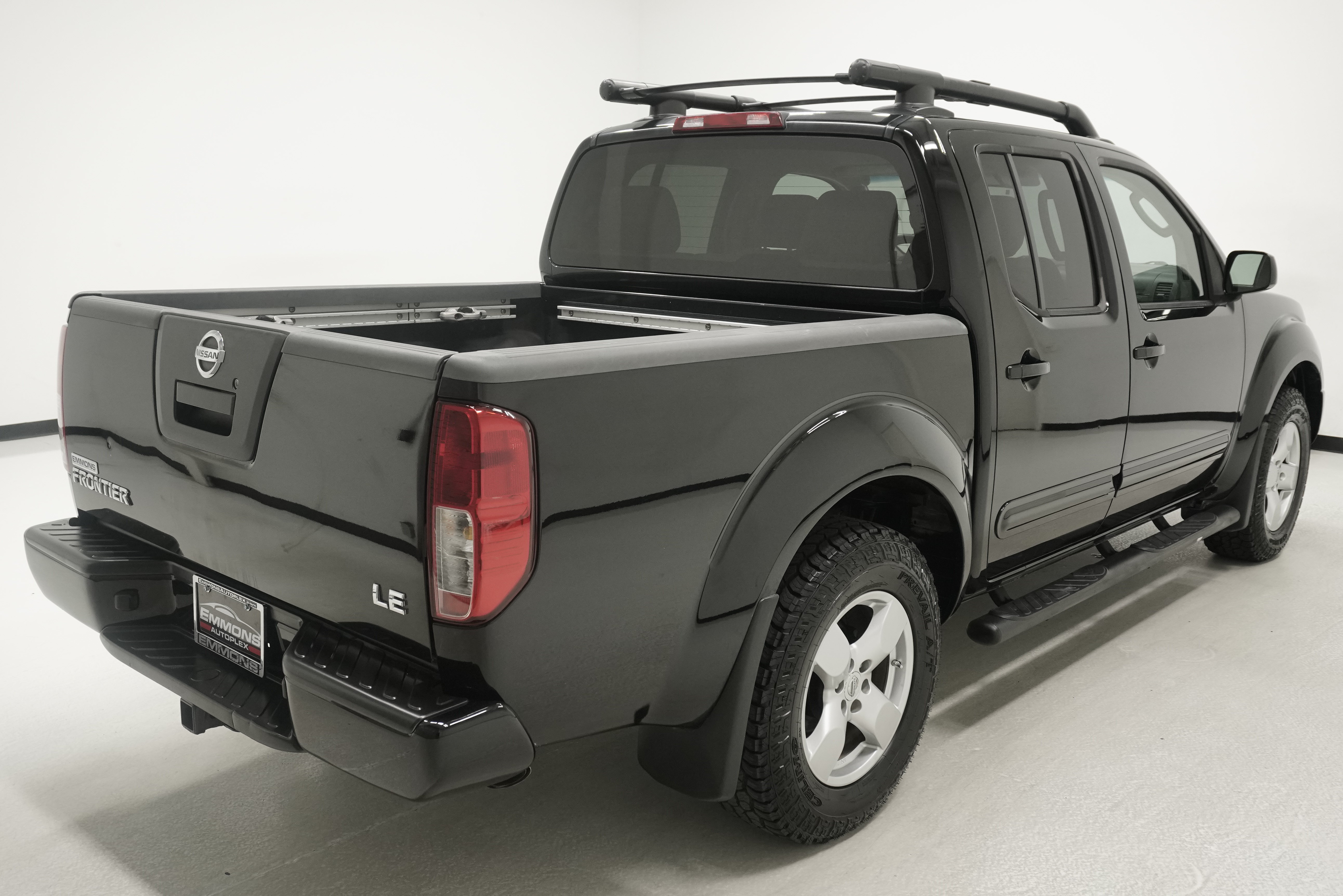 Used 2007 Nissan Frontier LE RWD image 4