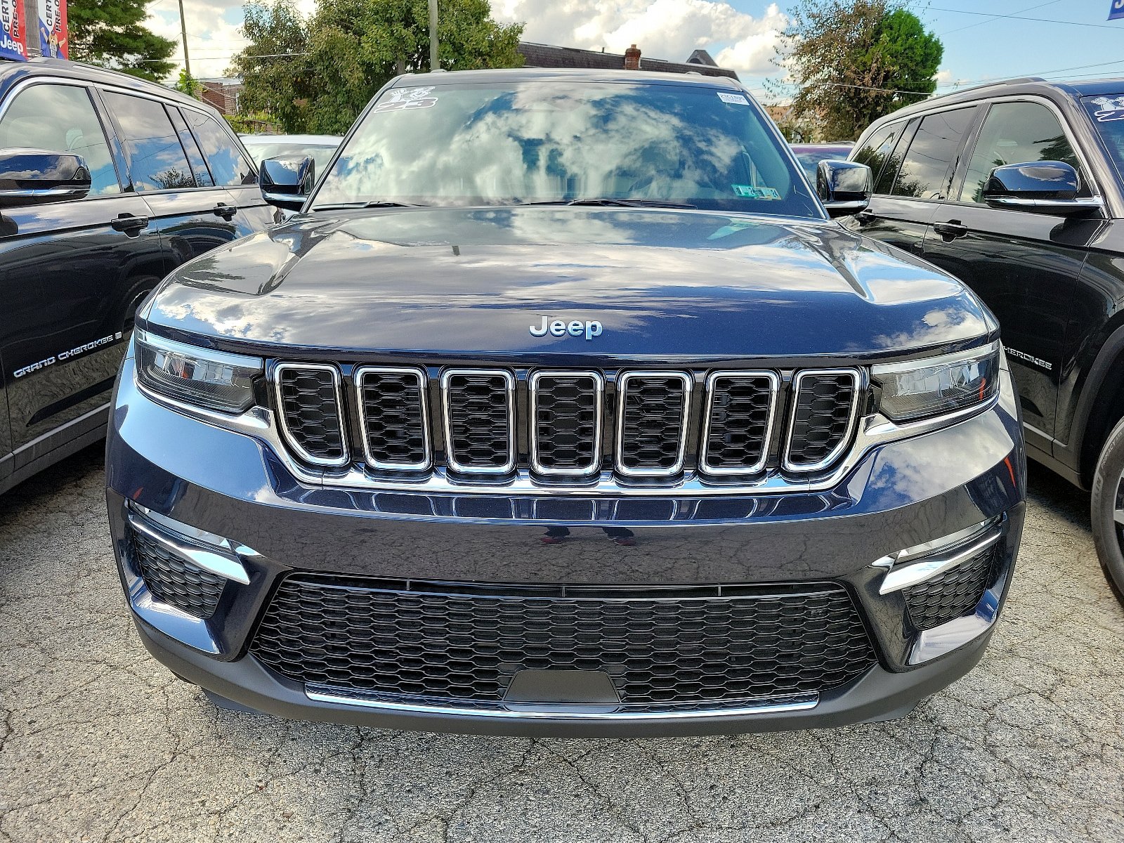 New 2023 Jeep Grand Cherokee 4WD 4xe image 2