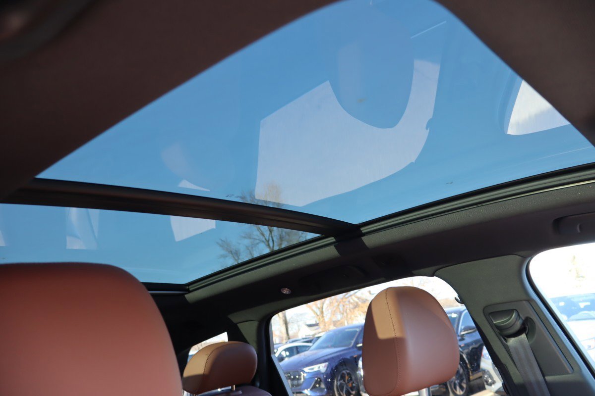 Used 2023 Audi Q7 3.0T Premium w/ Convenience Package image 16