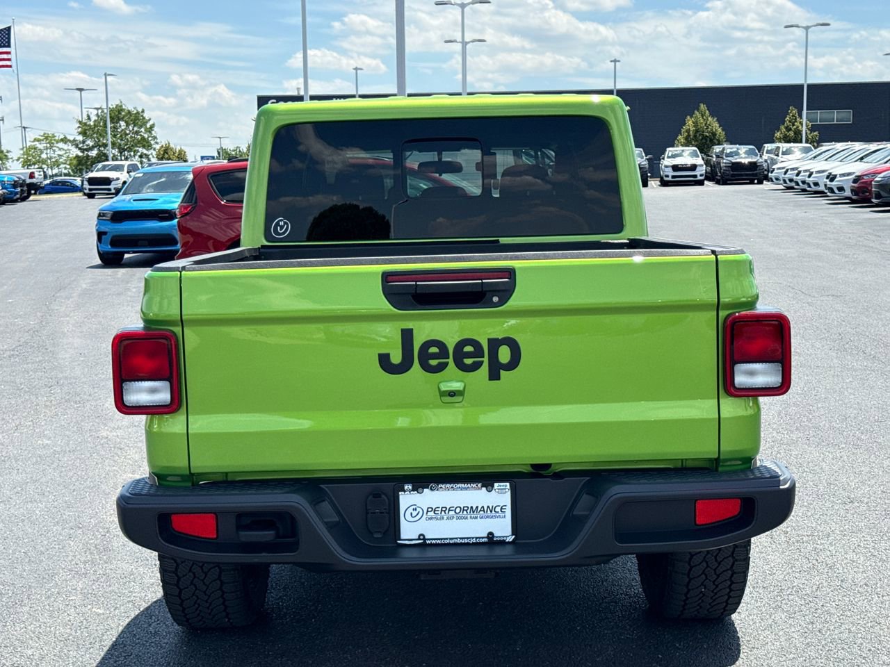 Used 2025 Jeep Gladiator Sport AWD/4WD image 4