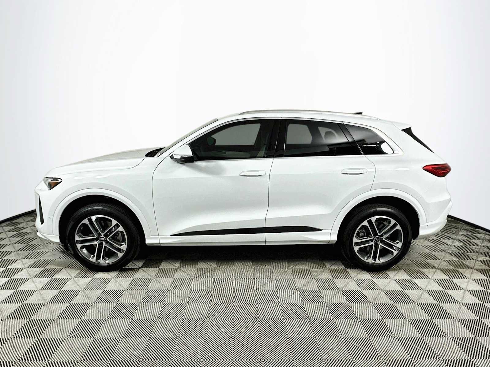 New 2026 Audi Q5 Premium AWD/4WD image 4