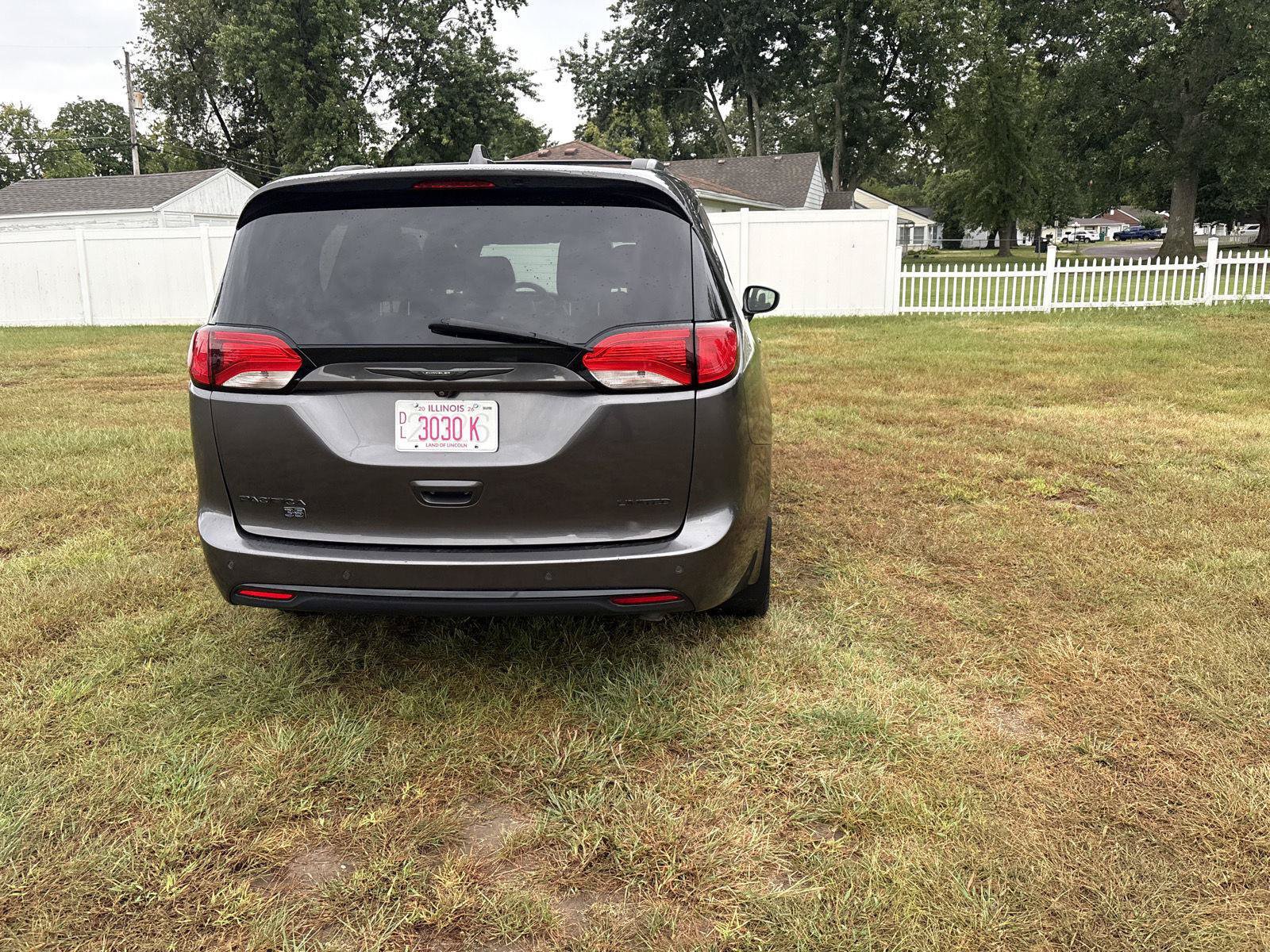 Used 2020 Chrysler Pacifica Limited FWD image 6