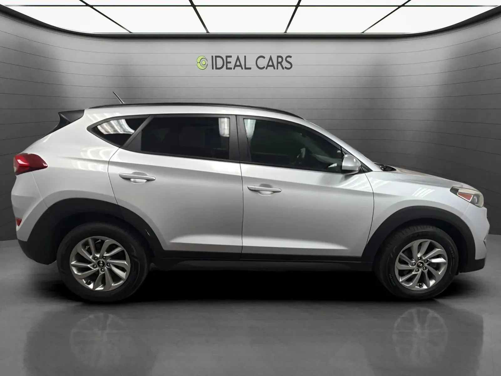 Used 2016 Hyundai Tucson SE w/ Option Group 02 FWD image 4