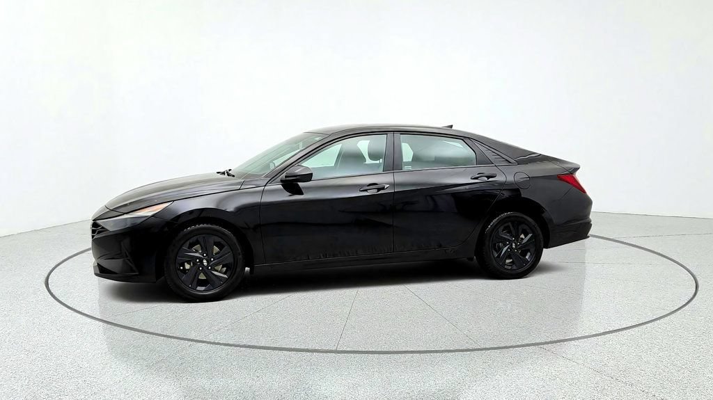 Used 2022 Hyundai Elantra SEL w/ Cargo Package FWD image 8