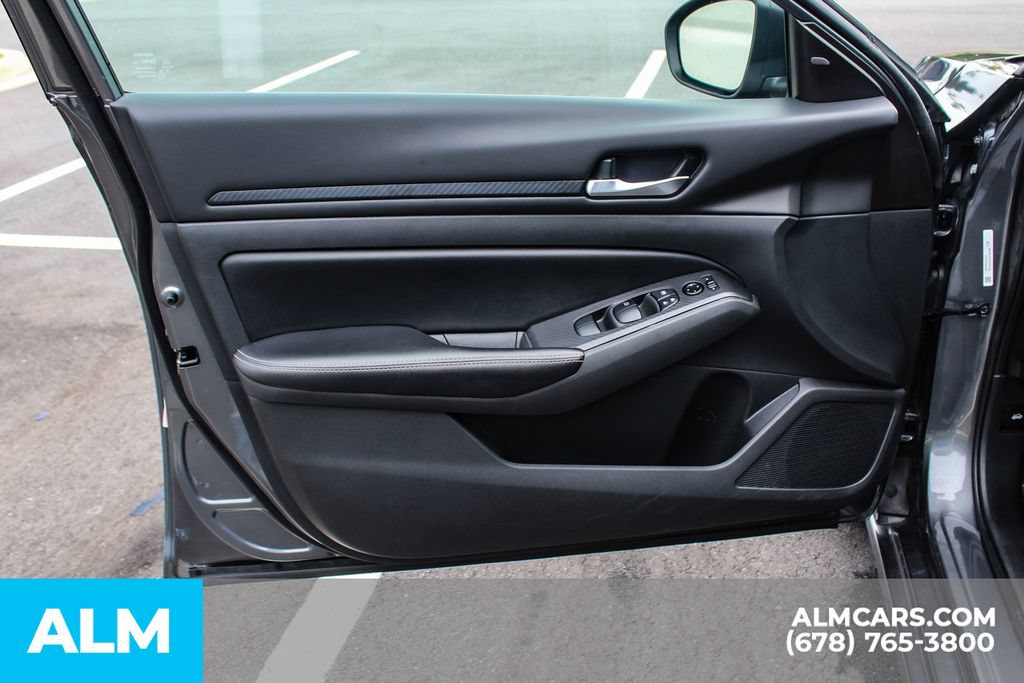 Used 2024 Nissan Altima 2.5 SV FWD image 34