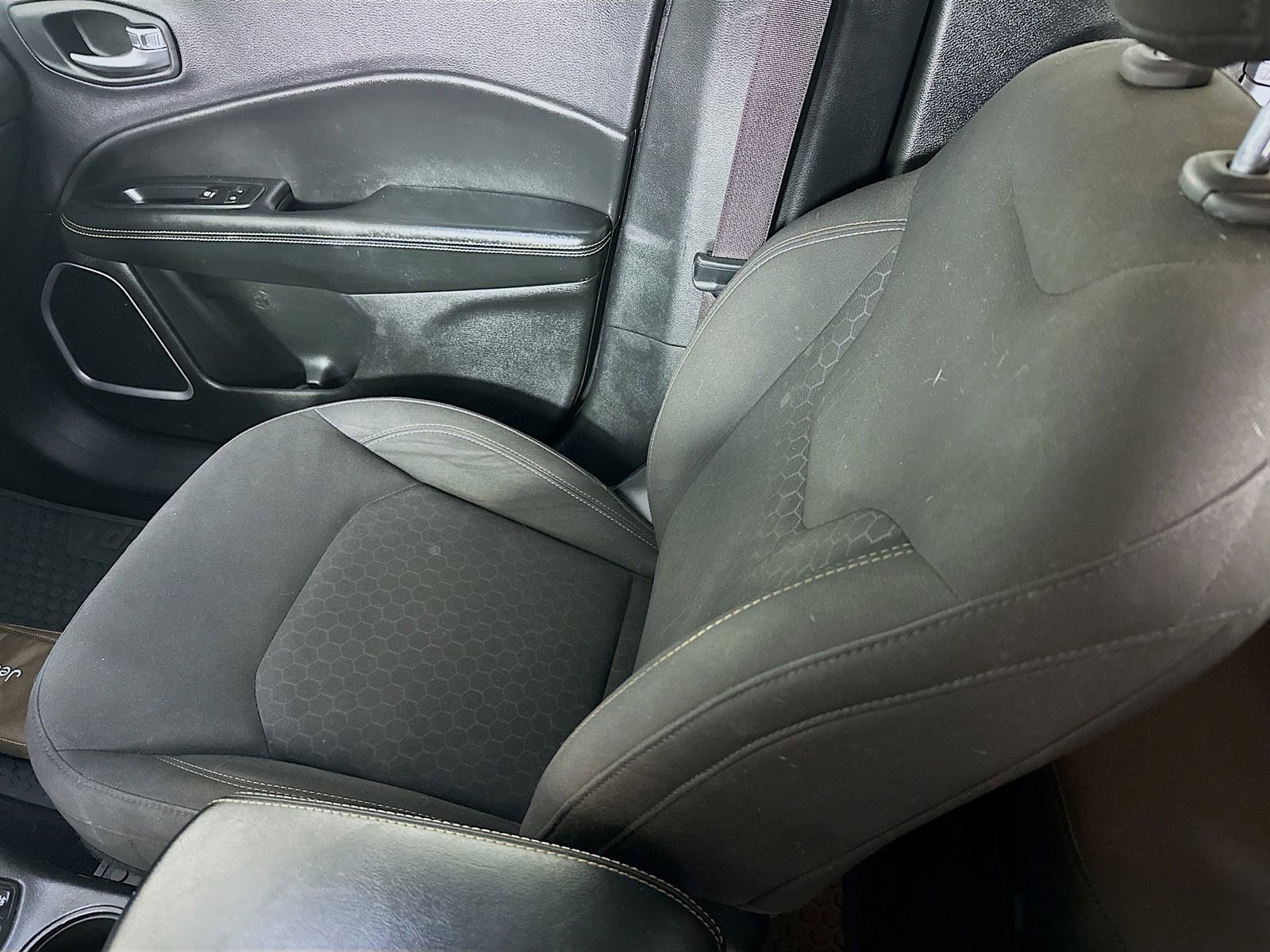 Used 2017 Jeep Compass Sport w/ Cold Weather Group image 23