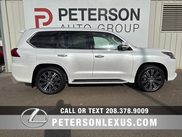 Used 2021 Lexus LX 570 4WD w/ 3rd Row & Luxury Pkg image 2