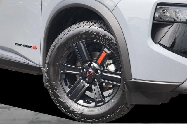 Certified 2025 Nissan Rogue SV AWD/4WD image 3