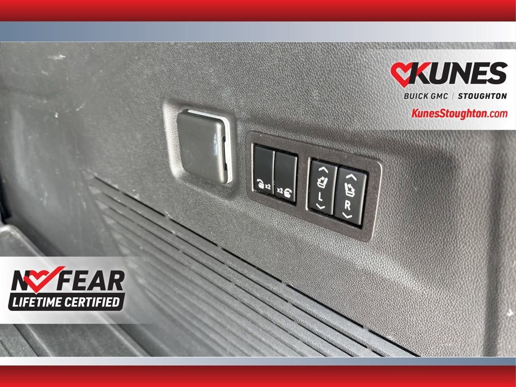 Used 2023 GMC Yukon XL Denali Ultimate image 47