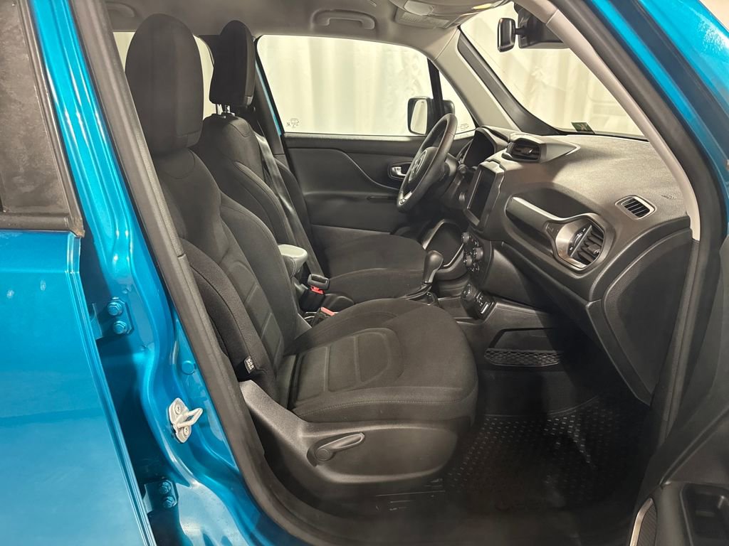 Used 2022 Jeep Renegade Latitude w/ Convenience Group AWD/4WD image 28