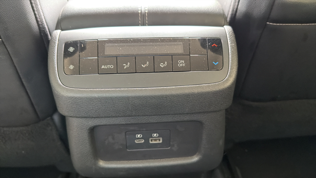 Used 2024 Nissan Pathfinder SL AWD/4WD image 13