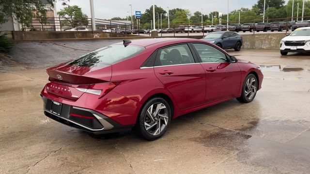 Used 2025 Hyundai Elantra Limited FWD image 8