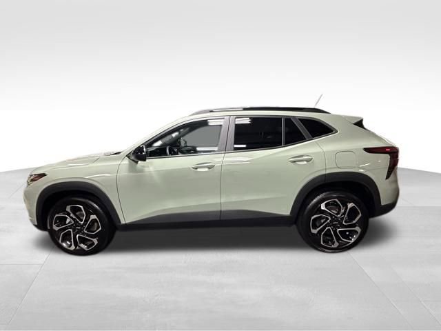 Used 2024 Chevrolet Trax RS w/ Driver Confidence Package image 3