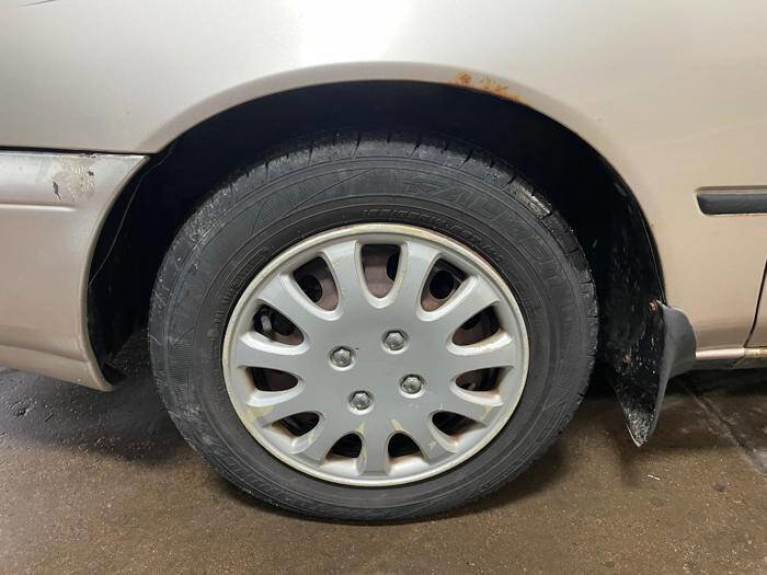 Used 1995 Toyota Corolla DX FWD image 11