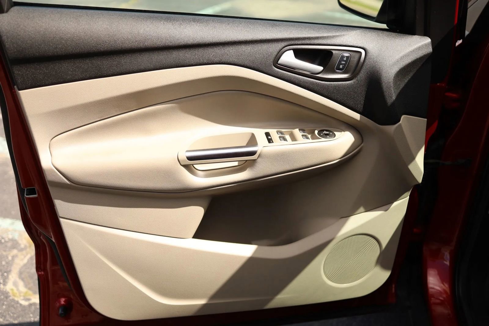 Used 2017 Ford Escape SE w/ SE Leather Comfort Package image 10