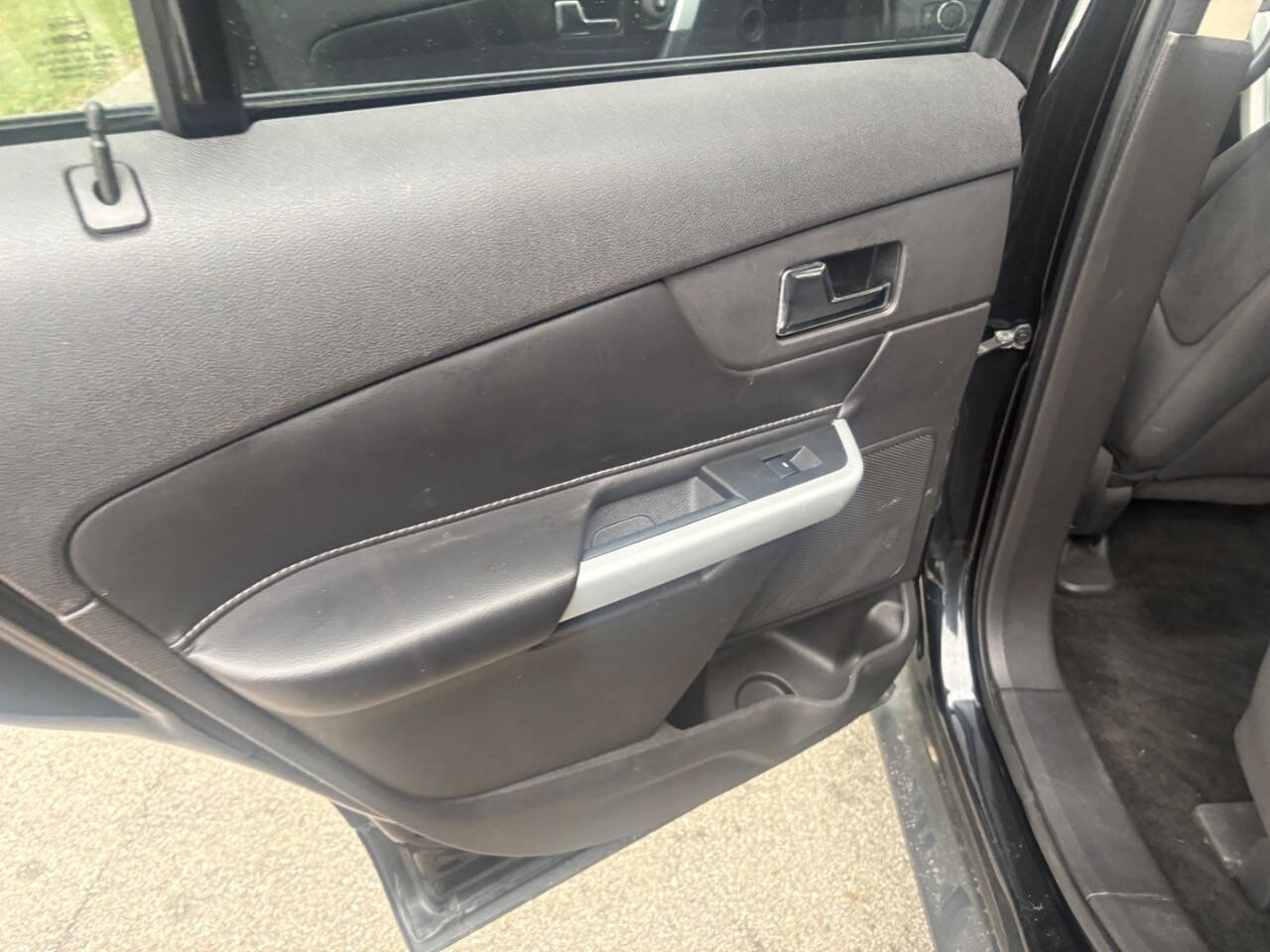 Used 2013 Ford Edge SE image 19