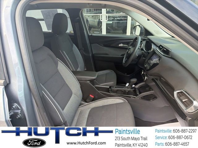 Used 2022 Chevrolet TrailBlazer LT w/ Convenience Package FWD image 16