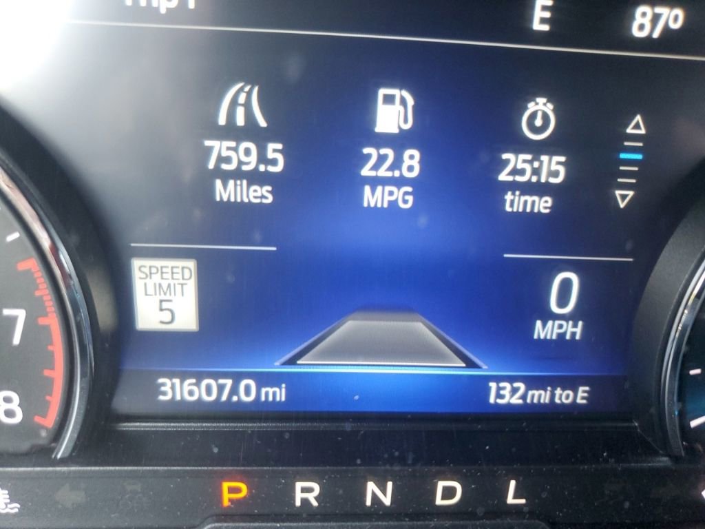 Used 2022 Ford Explorer XLT w/ Equipment Group 202A AWD/4WD image 21
