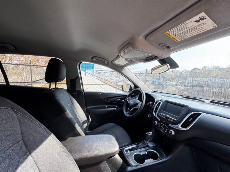 Used 2018 Chevrolet Equinox LT FWD image 10