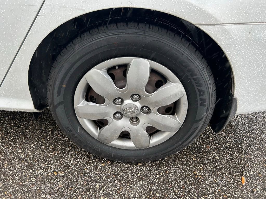 Used 2008 Hyundai Elantra GLS FWD image 10
