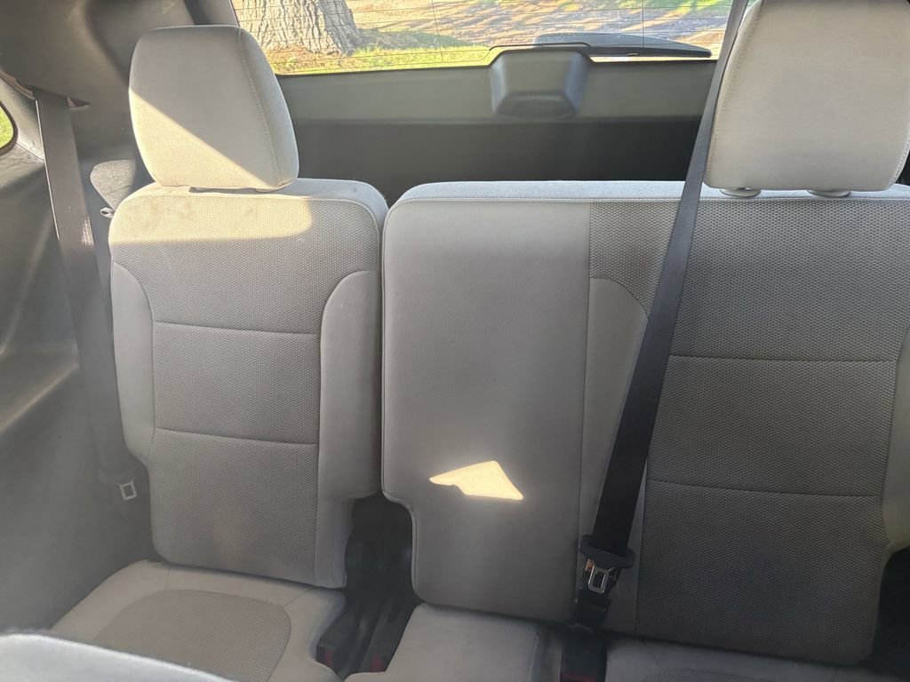 Used 2022 Chevrolet Traverse LS AWD/4WD image 11