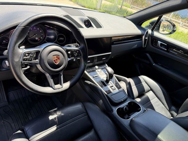 Used 2019 Porsche Cayenne AWD/4WD image 16