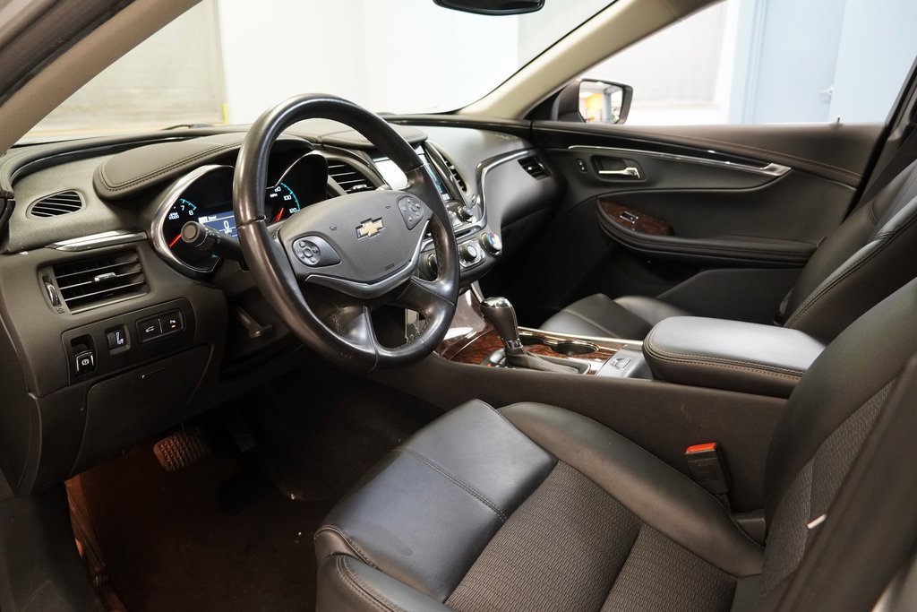 Used 2015 Chevrolet Impala LT w/ Convenience Package image 6