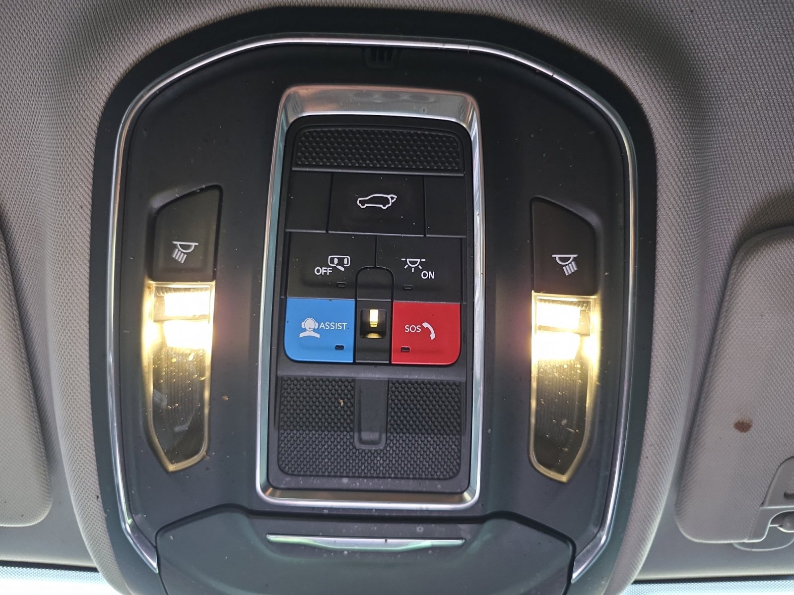 Used 2022 Jeep Grand Cherokee L Limited w/ Luxury Tech Group II image 23