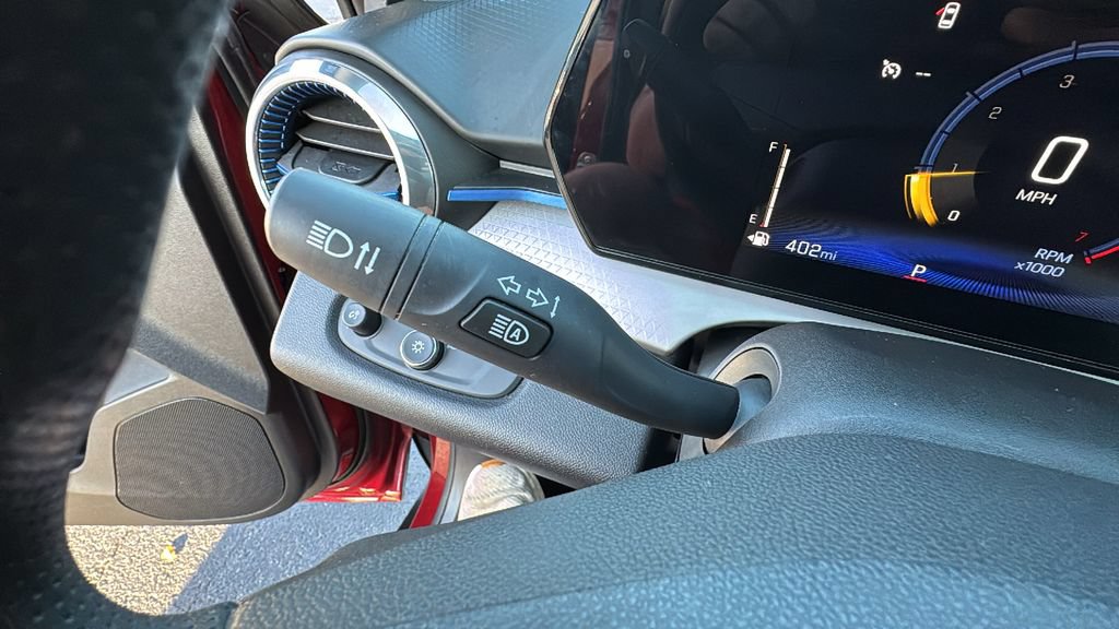 Used 2025 Chevrolet Trax LT FWD image 15