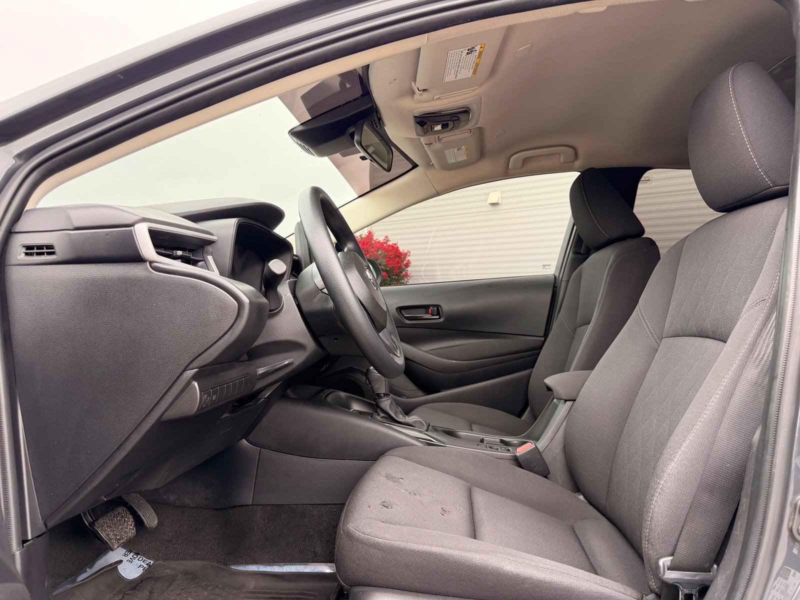 Used 2025 Toyota Corolla LE w/ Convenience Package FWD image 15