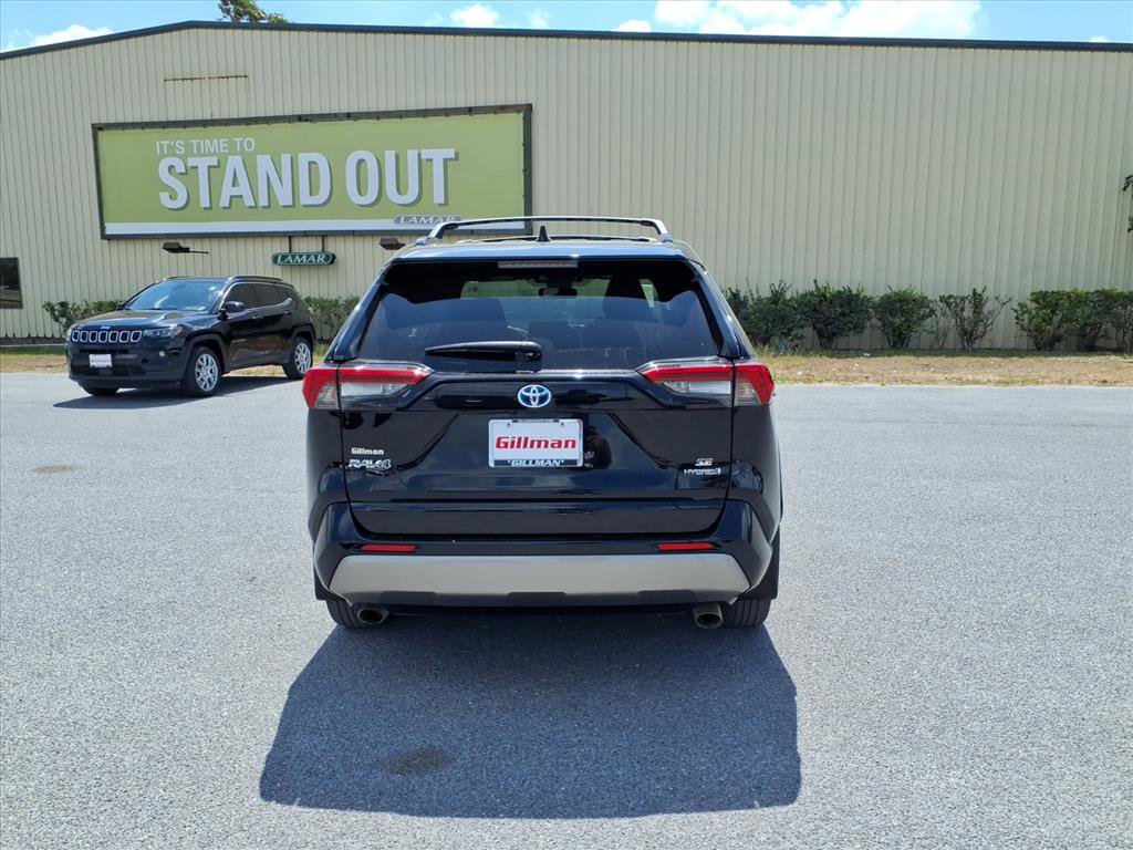 Used 2022 Toyota RAV4 SE image 7