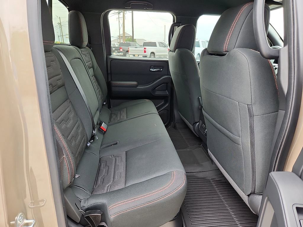 Used 2023 Nissan Frontier PRO-4X w/ Pro Convenience Package AWD/4WD image 12