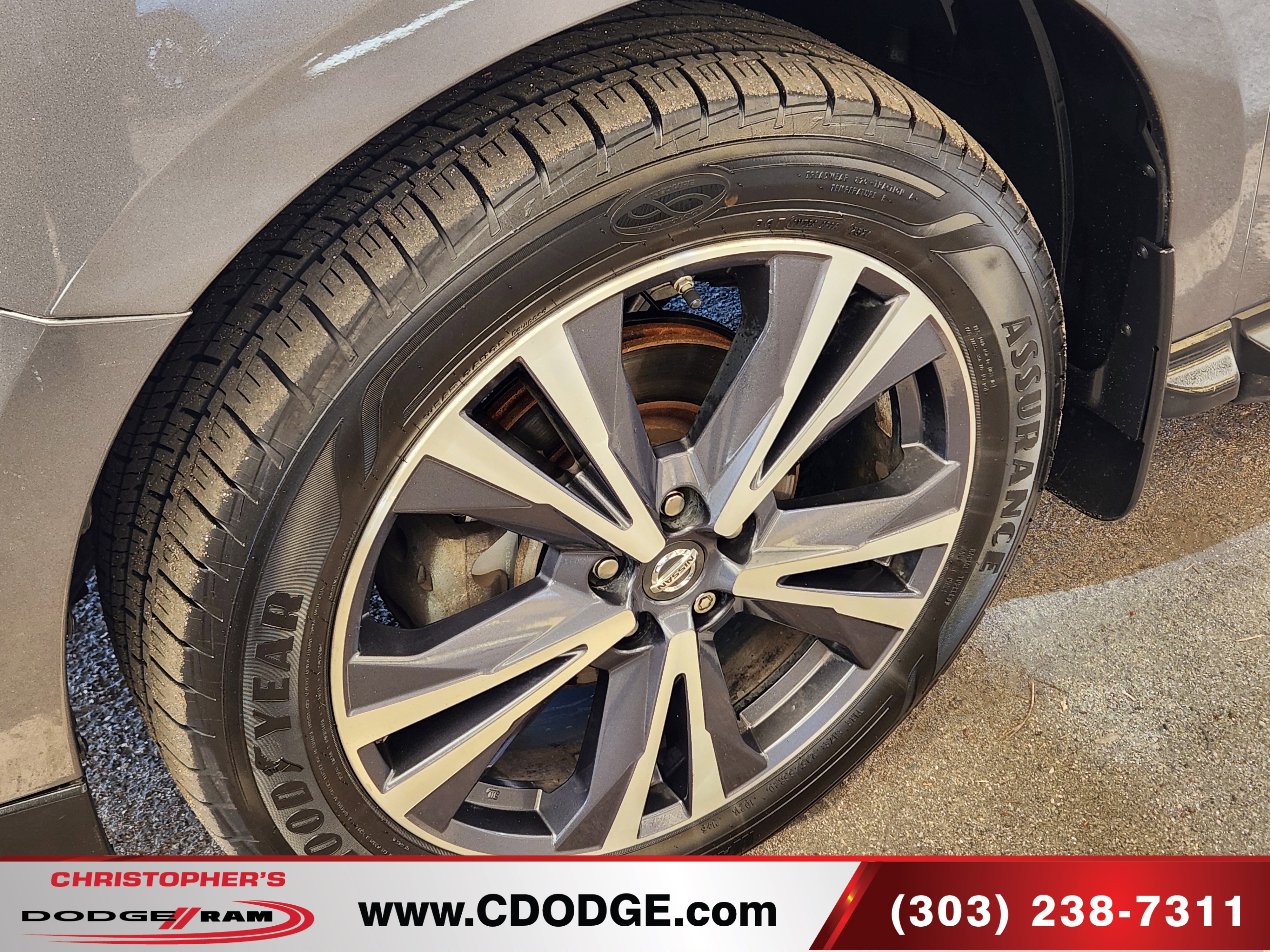 Used 2018 Nissan Pathfinder Platinum image 9