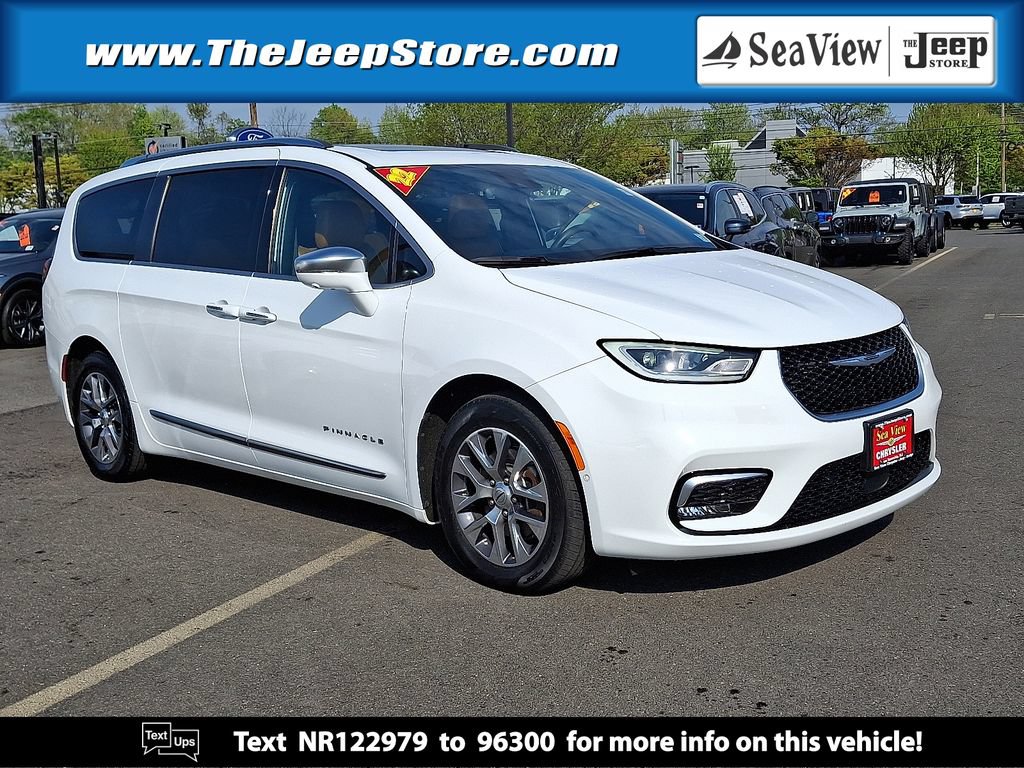 Used 2022 Chrysler Pacifica Pinnacle FWD image 1