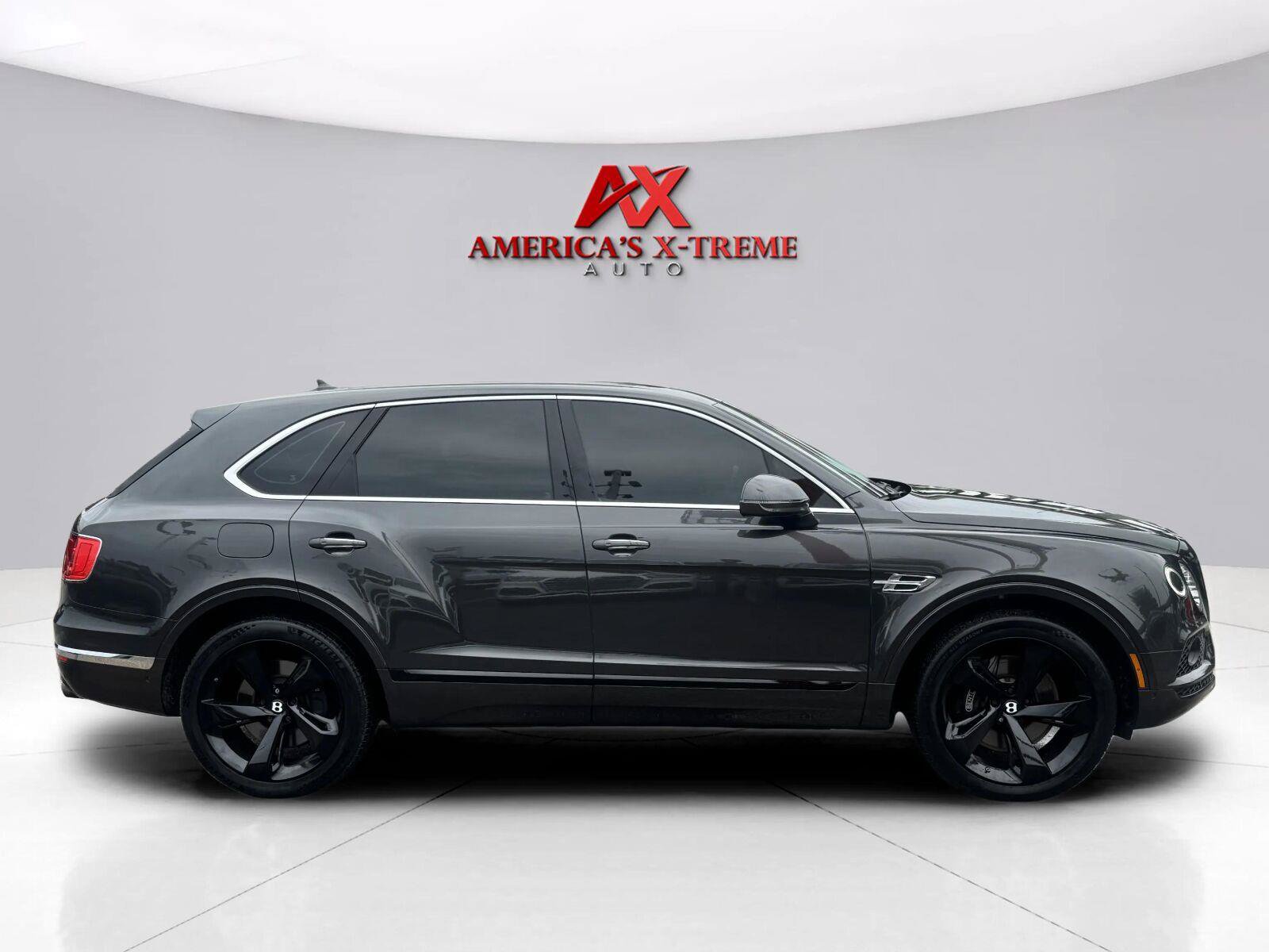 Used 2018 Bentley Bentayga AWD/4WD image 7